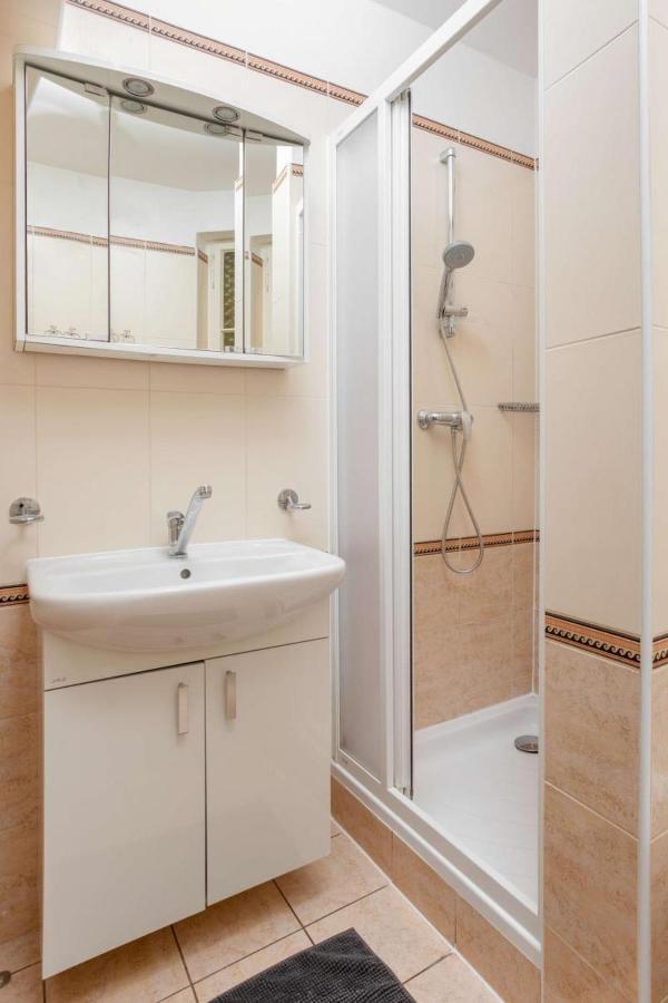 Letna Apartments プラハ エクステリア 写真